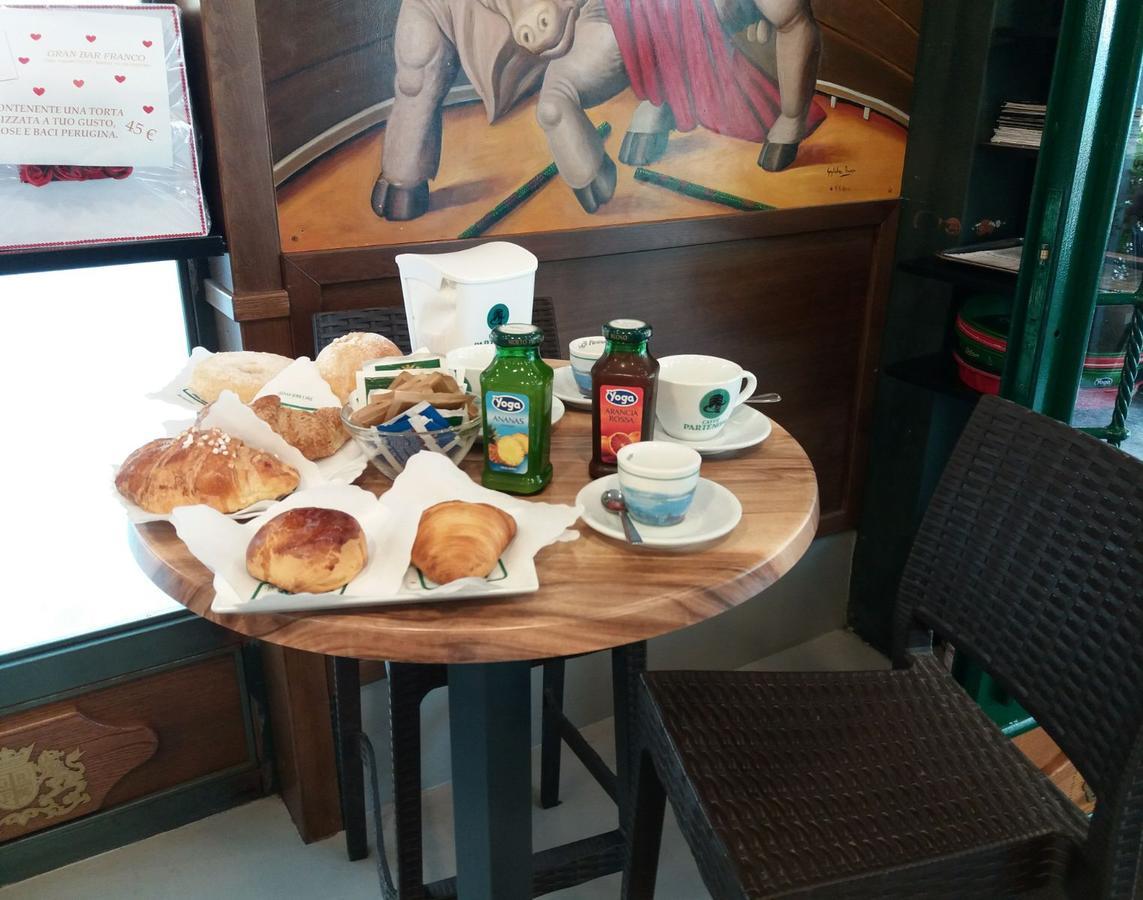 B&B Italia Napoli Екстериор снимка